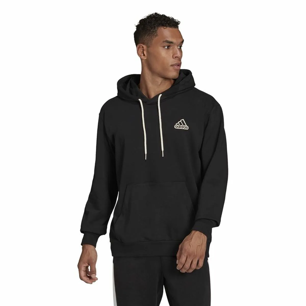 Sweat a capuche homme adidas essentials feelcomfy noir s646718575. Notre mission chez Diaytar : démocratiser l'accès aux produits extraordinaires, sans rogner sur le design ou la qualité.