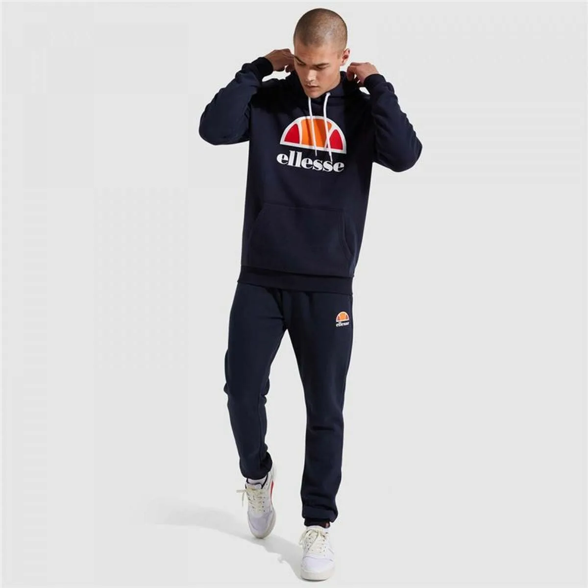Sweat a capuche homme ellesse dahryl oh bleu fonce s648950289. Diaytar s'engage à vous proposer une expérience shopping unique avec des produits généraux innovants, tendance et toujours à prix attractifs