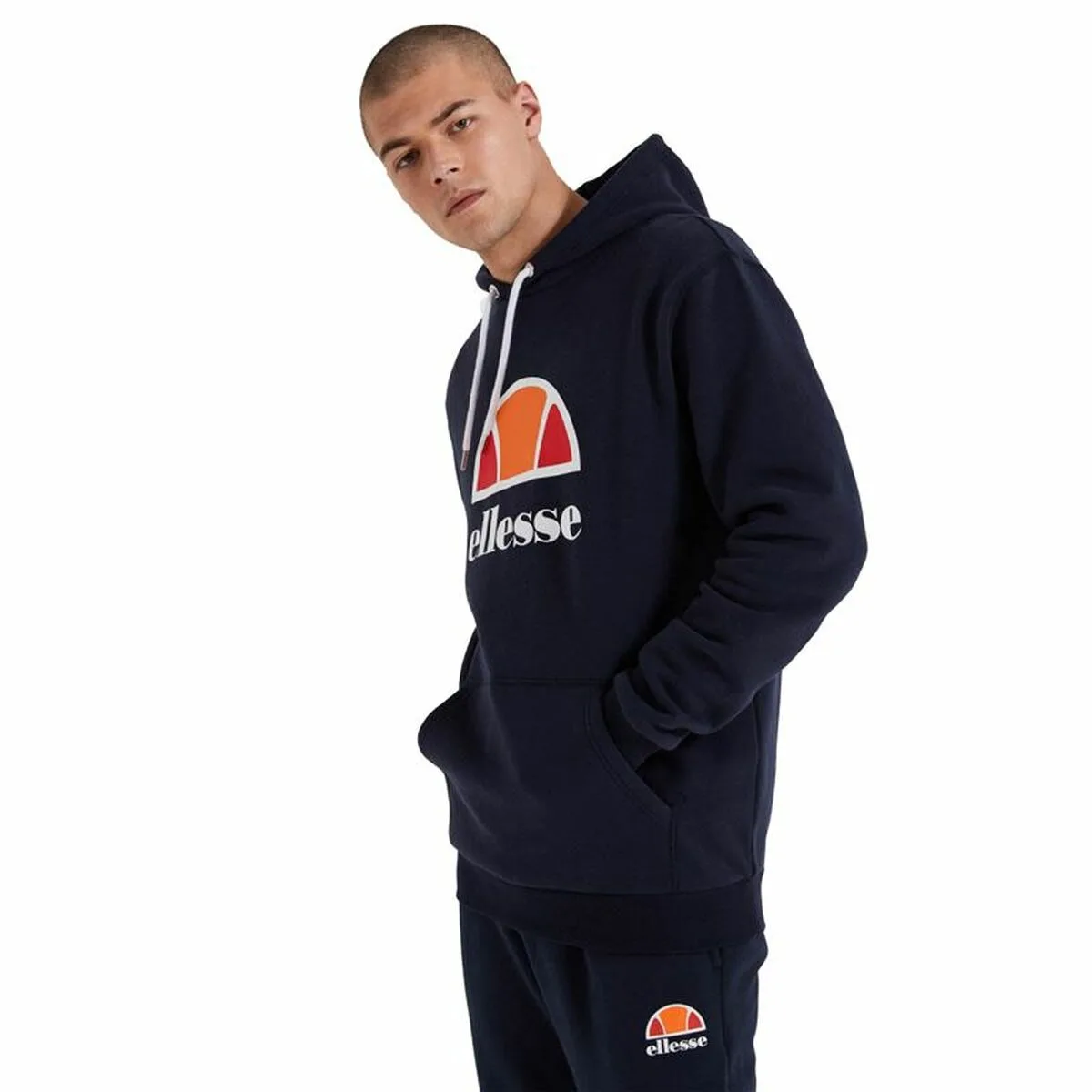 Sweat a capuche homme ellesse dahryl oh bleu fonce s648950387. Diaytar puise sa force dans sa capacité à sans cesse renouveler son offre avec des produits généraux frais et inattendus