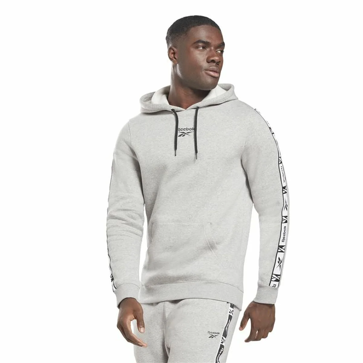 Sweat a capuche homme reebok ri tape oth gris s647388055. Nous sommes fiers de vous présenter Diaytar, une plateforme où l'amour du produit général et tendance est roi