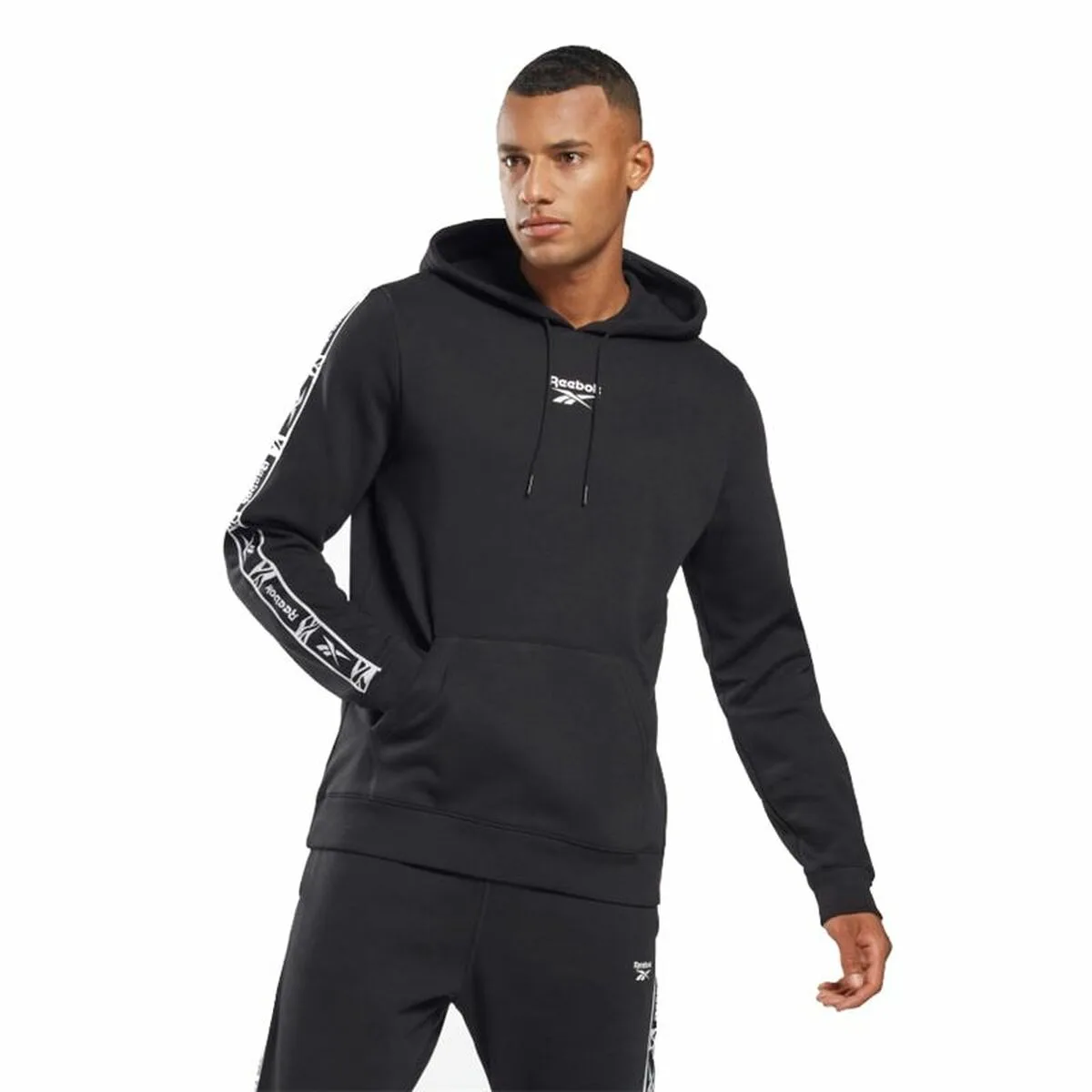 Sweat a capuche homme reebok ri tape oth noir s647421014. Diaytar Mode : Où l'élégance rencontre l'originalité pour un style unique.