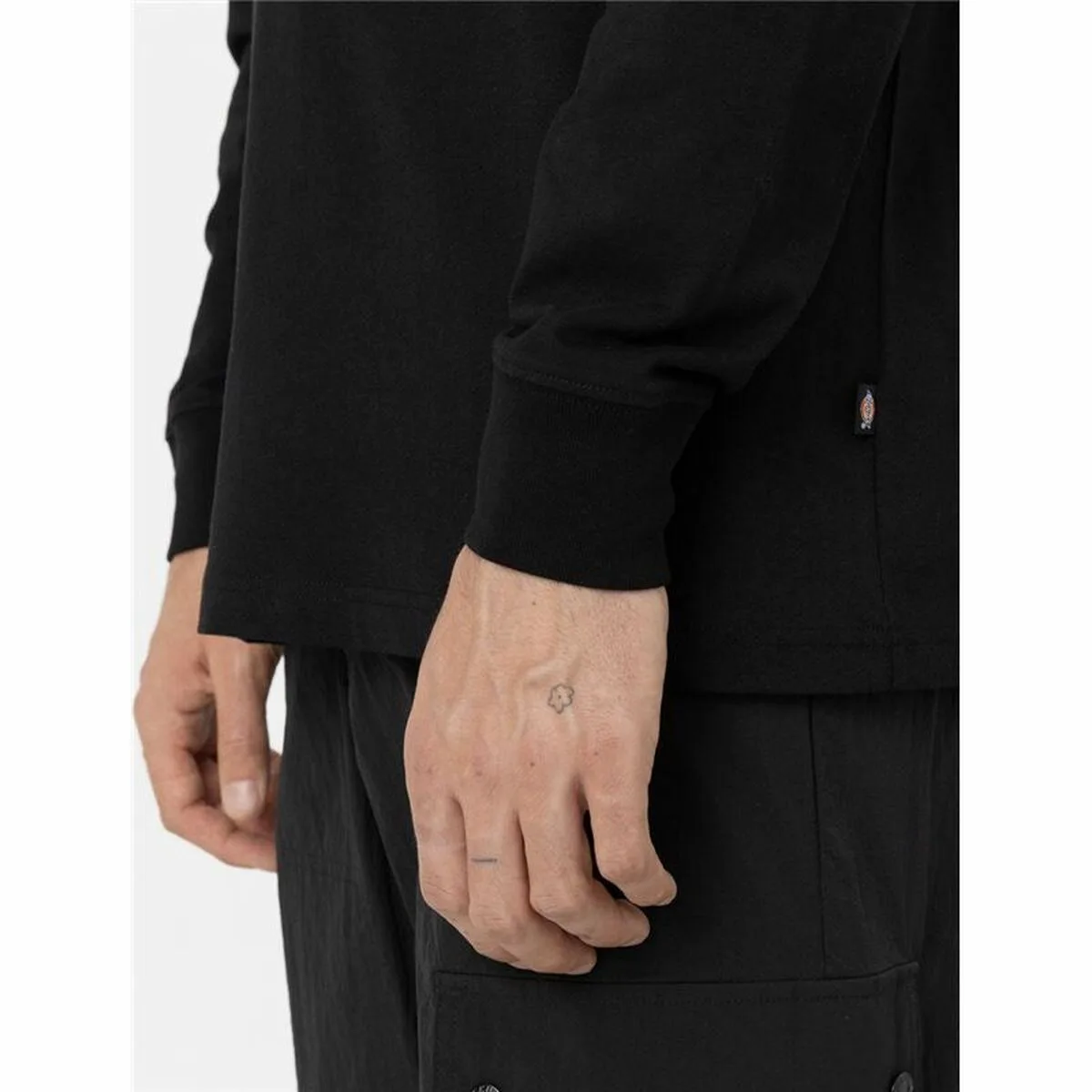 Sweat sans capuche homme dickies summerdale blanc s6411863158. Diaytar a fait de la variété son arme secrète : une offre généraliste si vaste que vous y trouverez forcément l'inimaginable