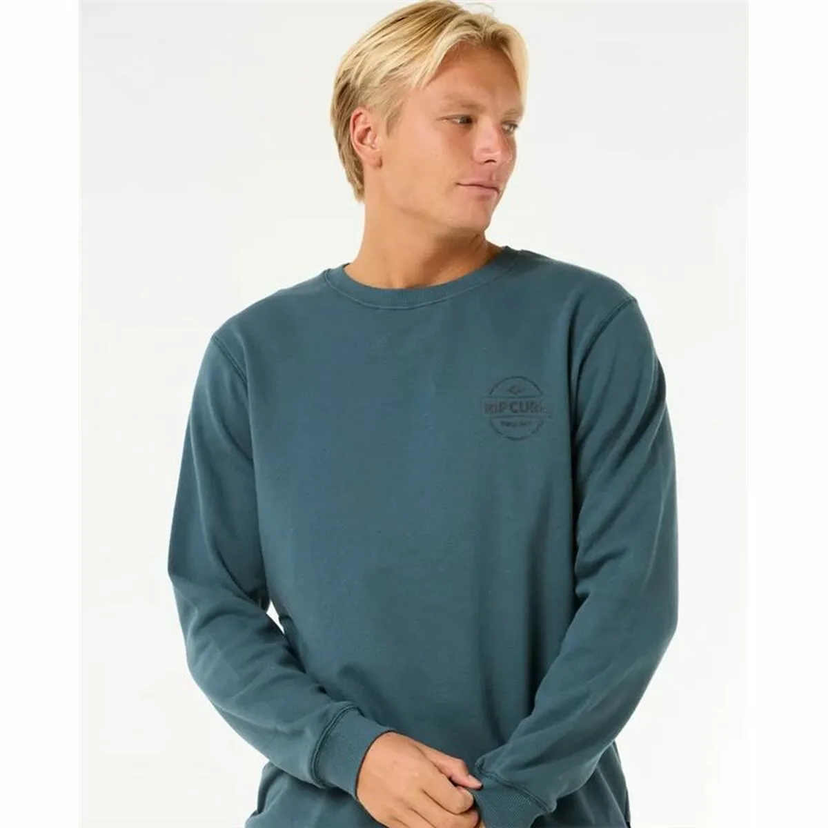 Sweat sans capuche homme rip curl stapler crew bleu s6418459089. Nous sélectionnons pour Diaytar des produits qui ont une histoire, une âme, et qui sauront trouver une place dans la vôtre.