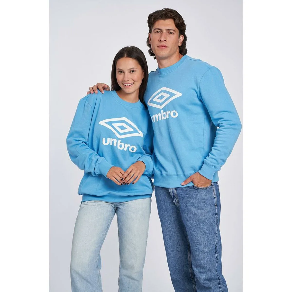 Sweat sans capuche homme umbro logo 66080u lby bleu s202415358. Exprimez votre personnalité avec les accessoires tendance de Diaytar.