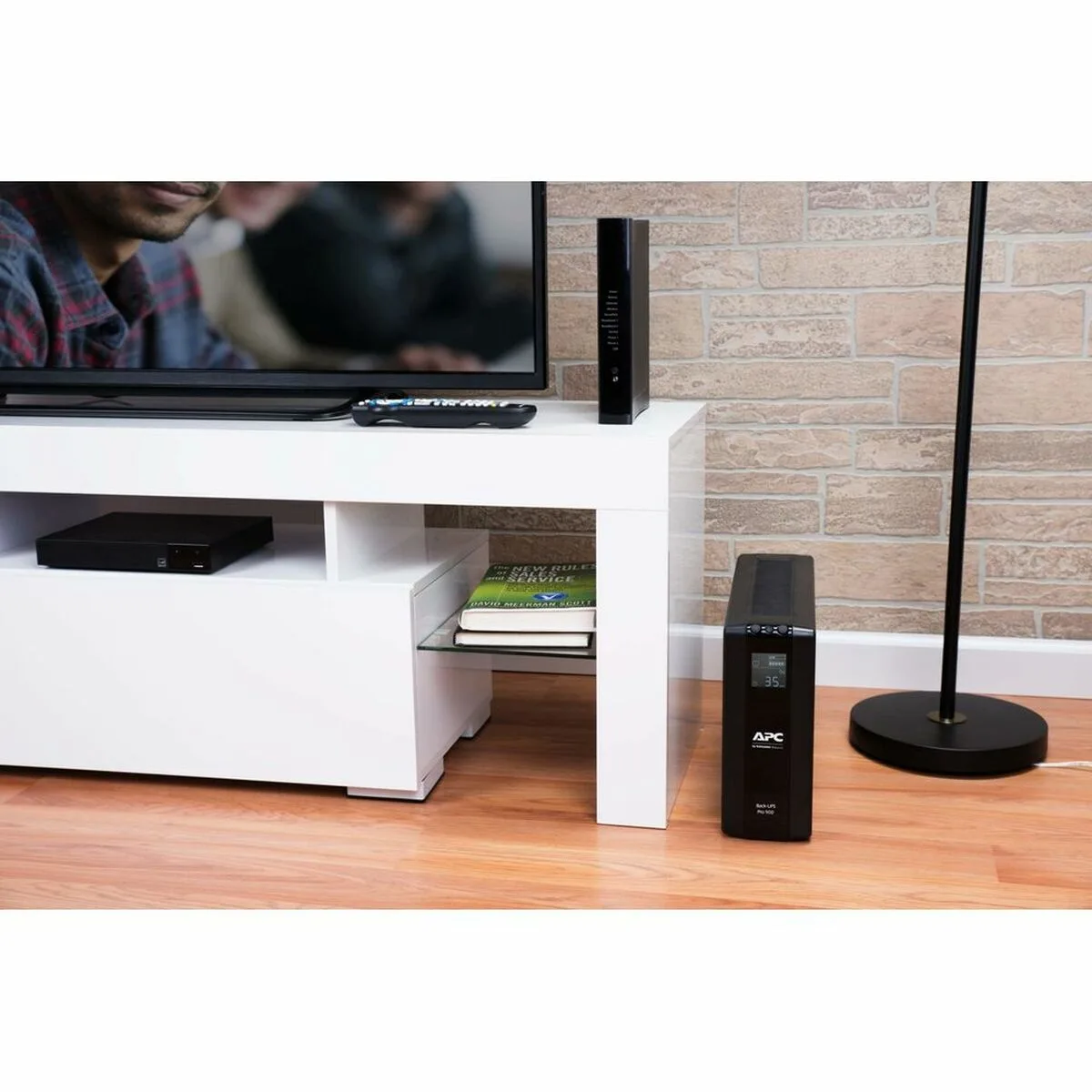 Systeme d alimentation sans interruption interactif apc br900mi 540w s717579952. Nous sélectionnons pour Diaytar des produits qui ont une histoire, une âme, et qui sauront trouver une place dans la vôtre.