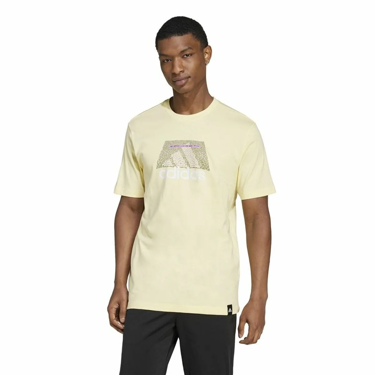 T shirt a manches courtes homme adidas codes bos graphic jaune s6417639349. Les dernières tendances mode vous attendent chez Diaytar !