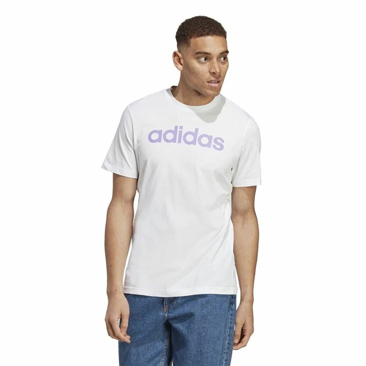T shirt a manches courtes homme adidas essentials blanc s6412502733. Diaytar vous connecte à l'essentiel et au superflu stylé : une gamme complète de produits pour tous vos besoins et envies