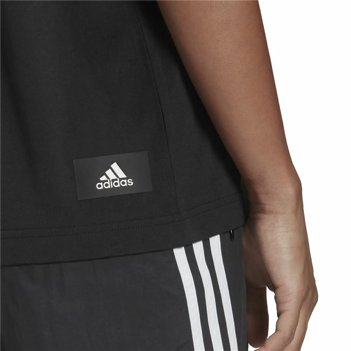 T shirt a manches courtes homme adidas future icons noir s646719962. Pour ceux qui refusent de choisir entre fonctionnel et esthétique : Diaytar propose les deux dans chaque produit