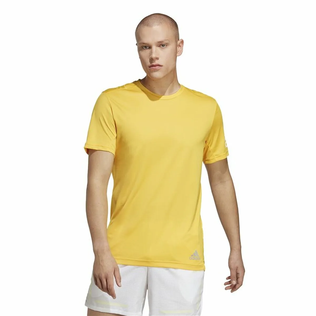 T shirt a manches courtes homme adidas run it jaune s6412498626. Osez l'originalité avec les créations mode exclusives de Diaytar.