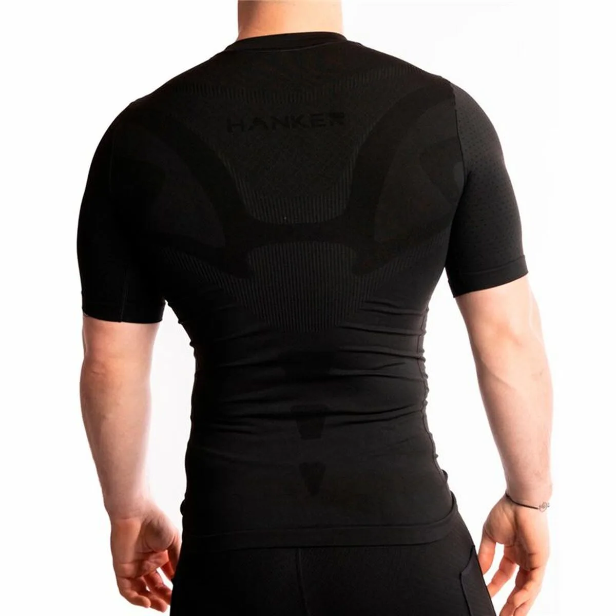 T shirt a manches courtes homme hanker noir s6418001016. Diaytar Mode : Où l'élégance rencontre l'originalité pour un style unique.