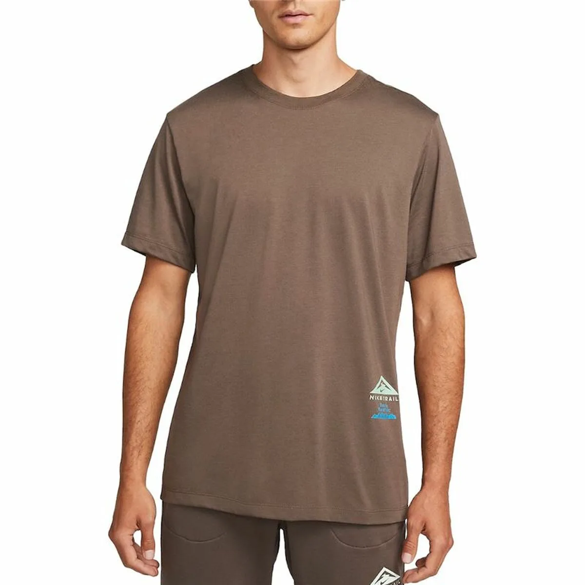 T shirt a manches courtes homme nike dri fit marron s647664553. Explorez la galerie virtuelle Diaytar et laissez-vous séduire par nos produits généraux tendance et nos inventions électroniques exclusives