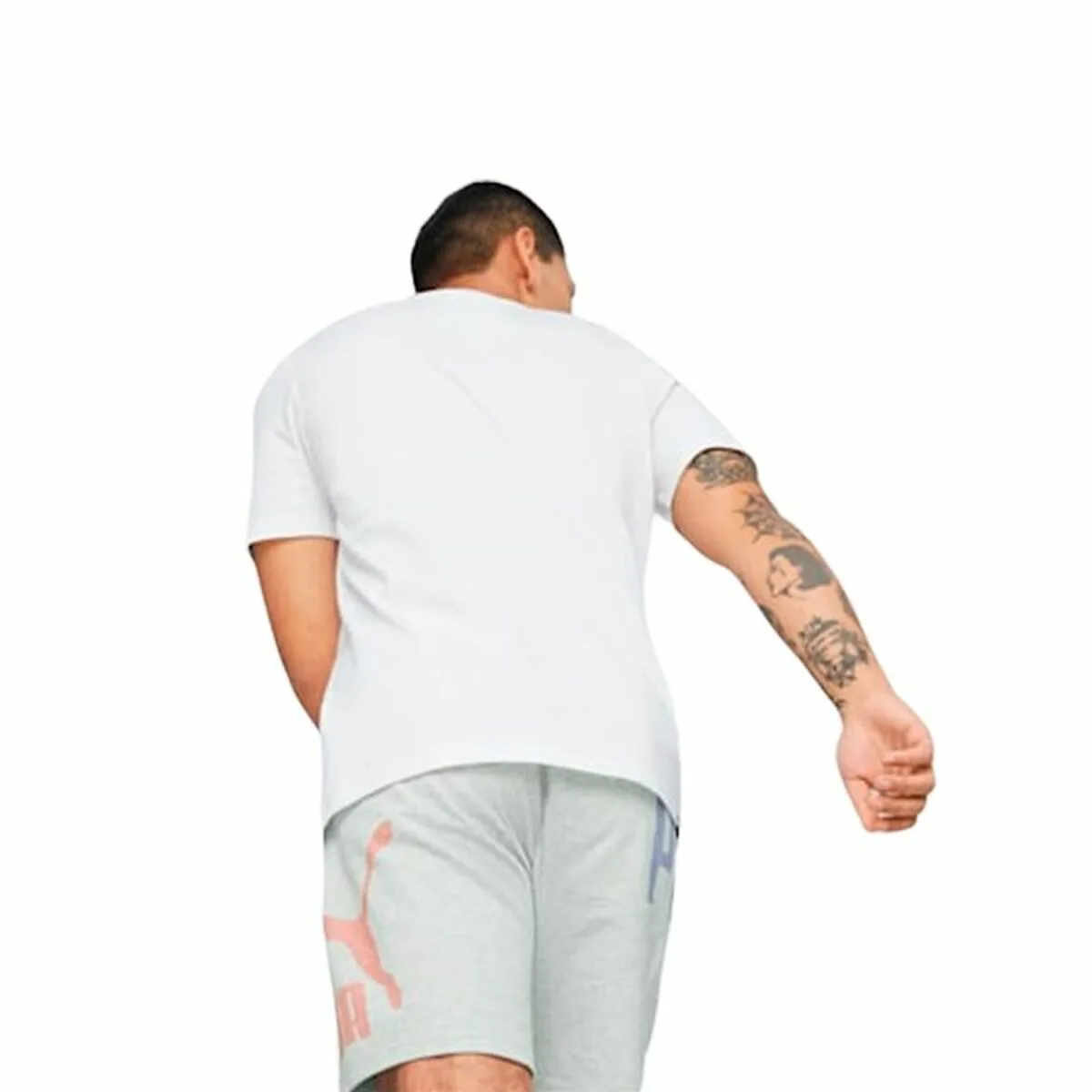 T shirt a manches courtes unisex puma classics blanc s6411208971. Diaytar s'adresse à tous ceux qui considèrent que le choix d'un produit, même basique, est une expression de leur personnalité