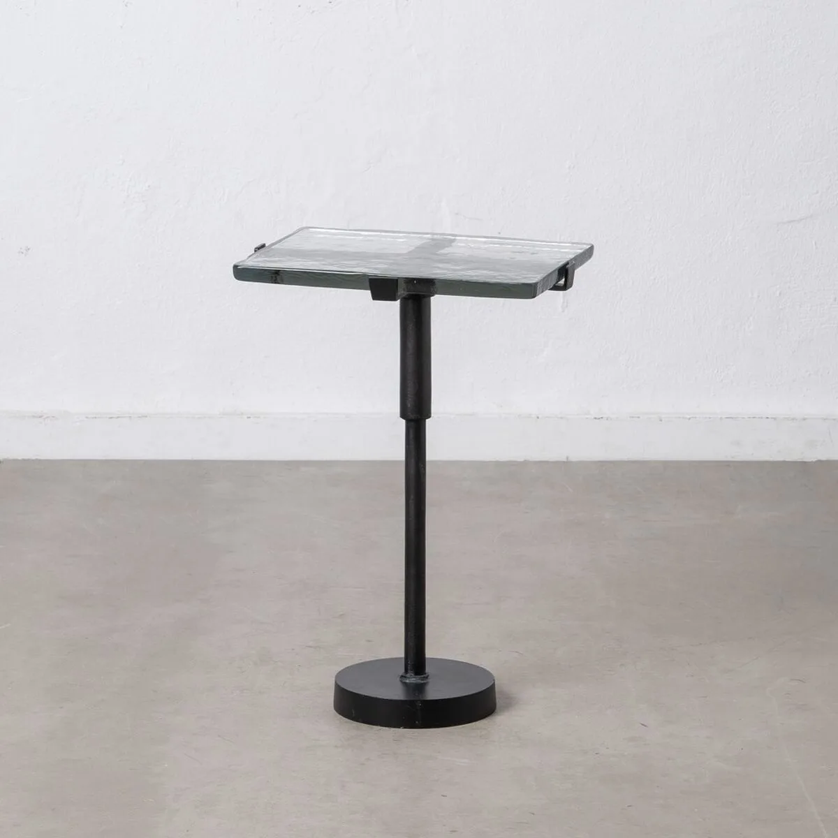 Table d appoint 41 x 32 x 59 cm verre noir metal s880255867. Diaytar, c'est le testament vivant qu'on peut allier large choix et qualité exemplaire dans le e-commerce.