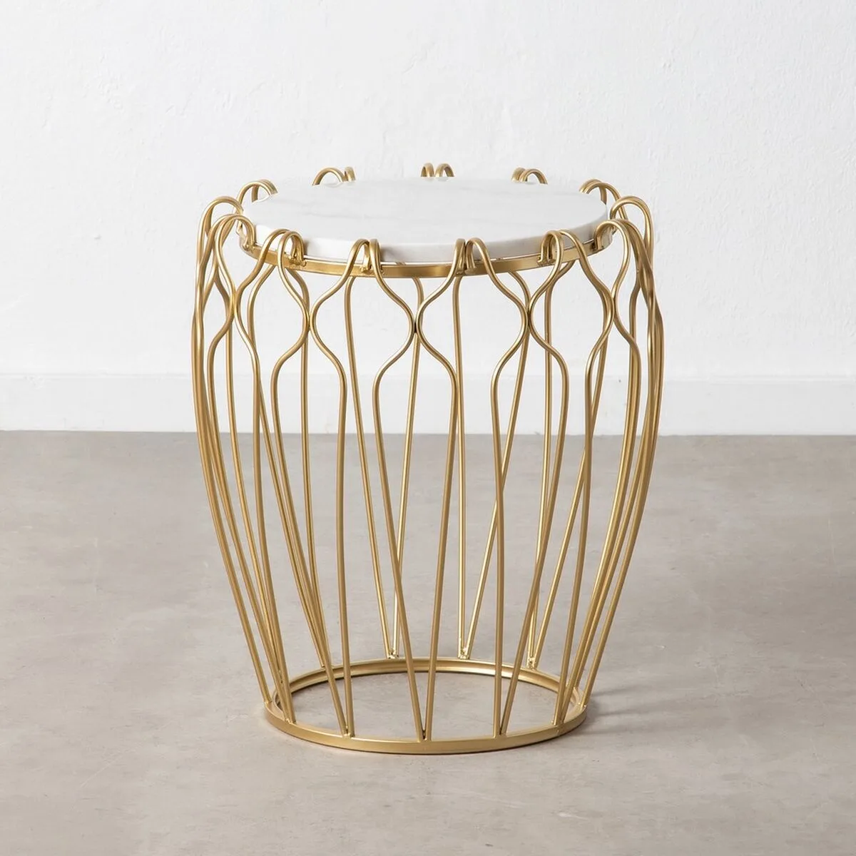 Table d appoint 50 x 50 x 54 6 cm dore metal blanc marbre s880079043. Diaytar ou l'éloge de la diversité : un catalogue riche et varié où chacun trouve son bonheur, quel que soit son style