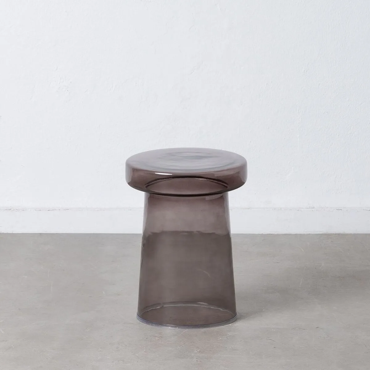 Table d appoint verre gris 30 x 30 x 40 cm s880251935. Diaytar, c'est le hub où se connectent les créateurs de produits géniaux et les clients qui les attendaient sans le savoir.