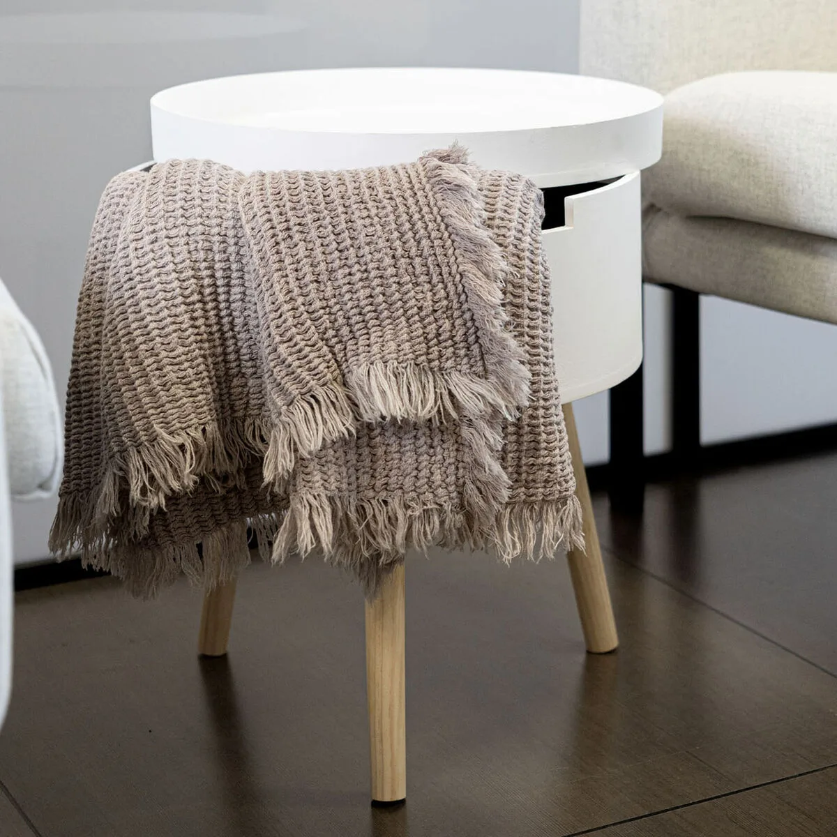 Table d appoint vinthera moa blanc beige 38 x 43 cm 4 unites s271234219. Diaytar, c'est le manifeste d'un shopping plus intelligent, plus rapide, et résolument plus gratifiant.