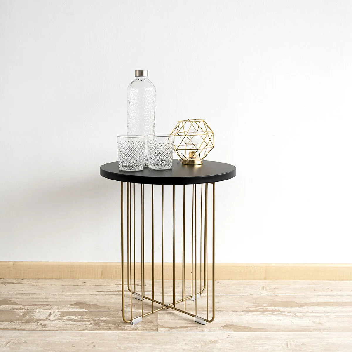 Table d appoint vinthera moa dore metal 44 x 47 8 cm s271100393. Diaytar vous offre un accès privilégié à une sélection de produits qui font buzz, qui innovent et qui embellissent la vie