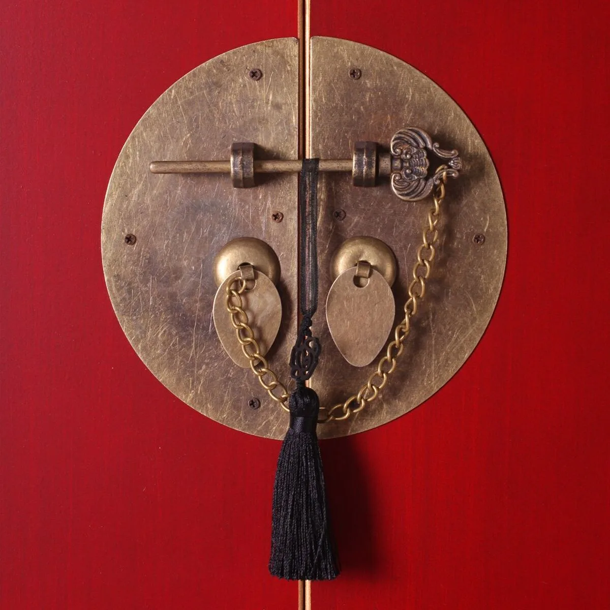 Table de nuit oriente rouge fer bois mdf 45 x 26 x 69 cm s880001617. Diaytar, c'est le carnet d'adresses secret des influenceurs lifestyle. Découvrez les produits qu'ils utilisent vraiment.