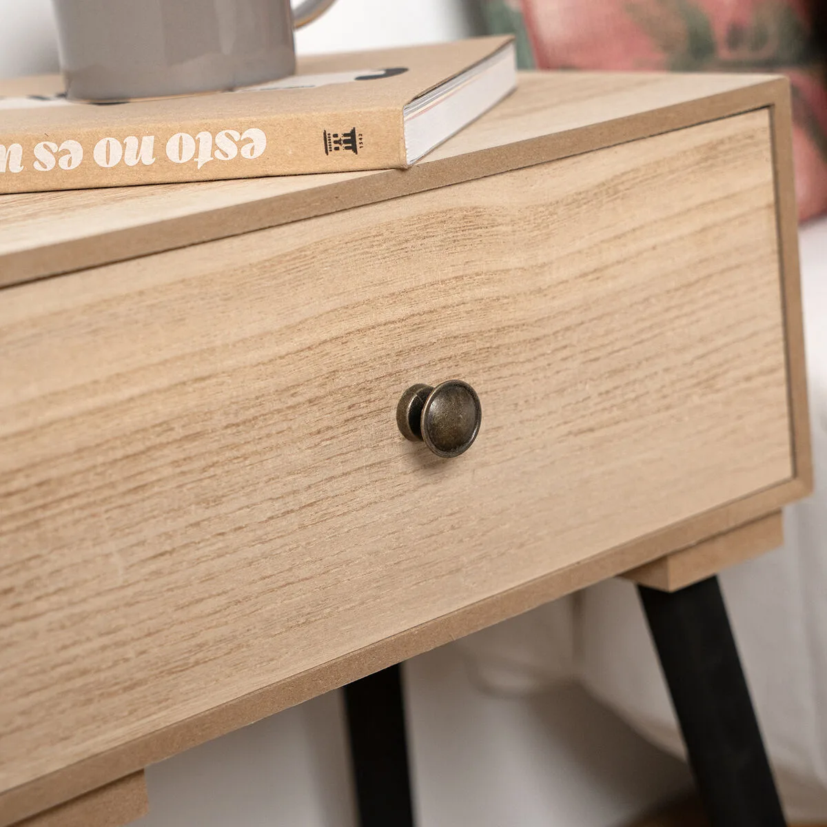 Table de nuit vinthera moa acier naturel 35 x 26 x 50 cm s271106553 Table de nuit vinthera moa acier naturel 35 x 26 x 50 cm s271106553. Diaytar, c'est le compagnon de ceux qui aiment prendre soin d'eux et de leur intérieur avec des produits choisis avec amour.