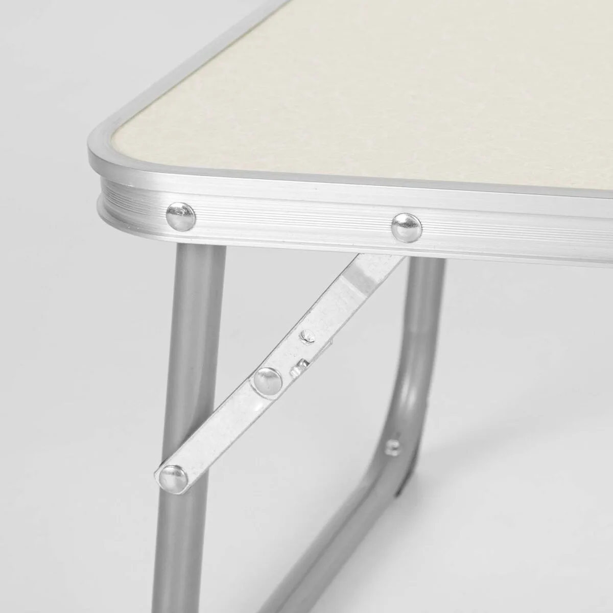 Table piable aktive 56 x 24 x 34 cm s890534974. Diaytar vous ouvre les portes d'un monde où tous les produits, des plus high-tech aux plus simples, sont source d'inspiration
