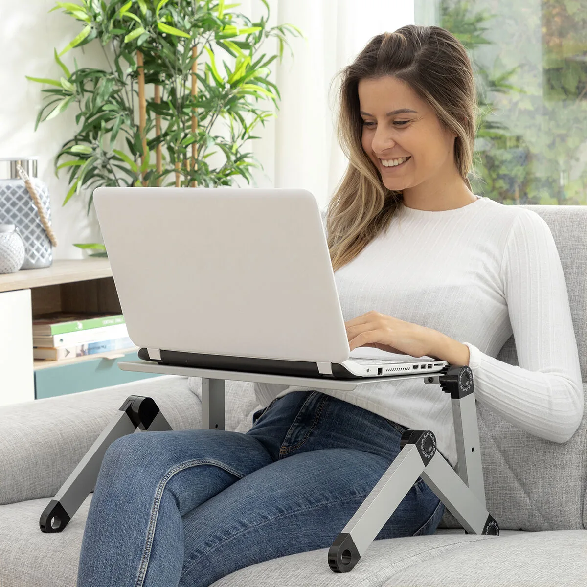 Table reglable positions multiples pour ordinateur portable omnible innovagoods v010320659. Pour un shopping sans limites : Diaytar déniche pour vous le meilleur des produits généraux, électroniques et de style de vie