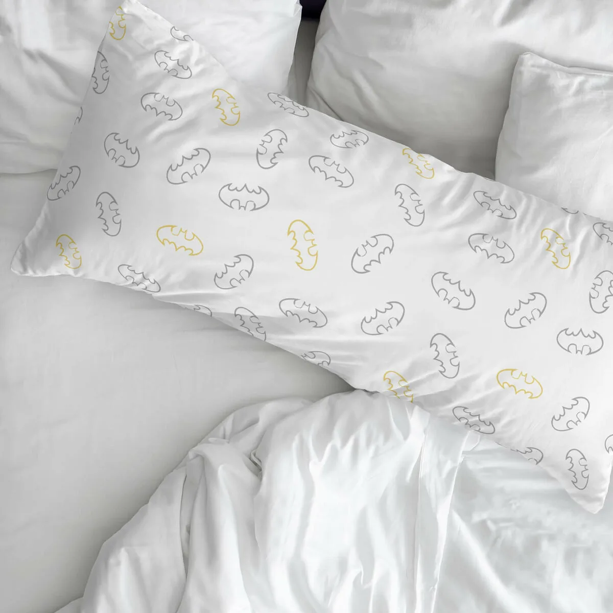Taie d oreiller batman multicouleur 175 fils 30 x 50 cm s980022990. Diaytar, c'est l'alliance inattendue entre la rigueur suisse et la créativité italienne, appliquée au produit généraliste.