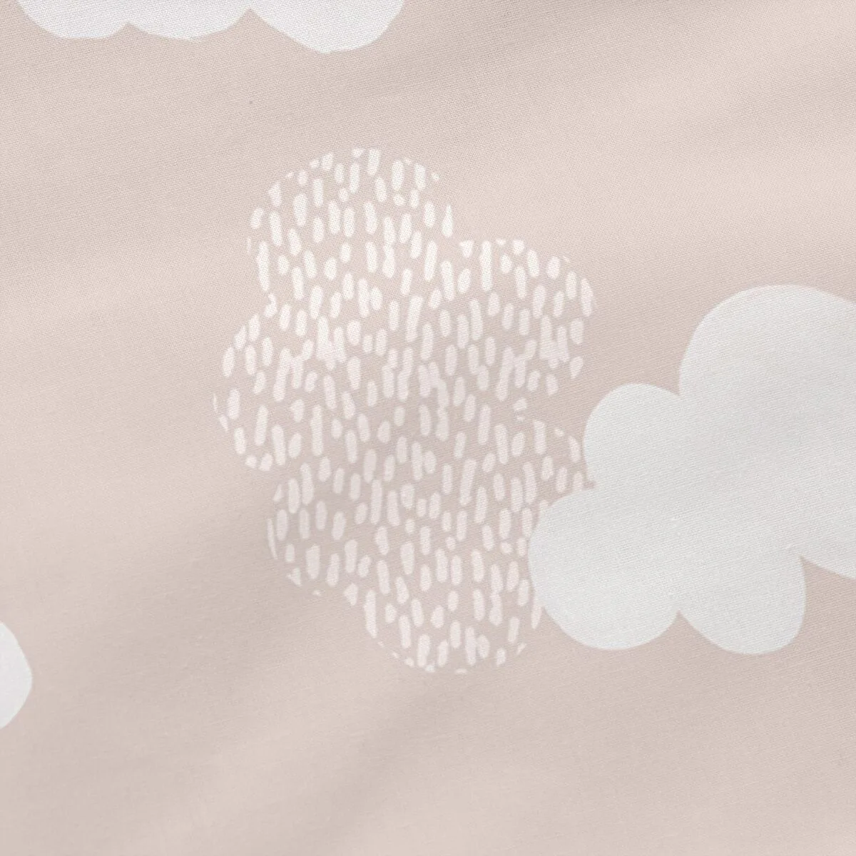 Taie d oreiller happyfriday basic kids clouds d161176360. La recette Diaytar : un tiers de design, un tiers d'innovation, un tiers de fonctionnalité. Le tout saupoudré de tendance.