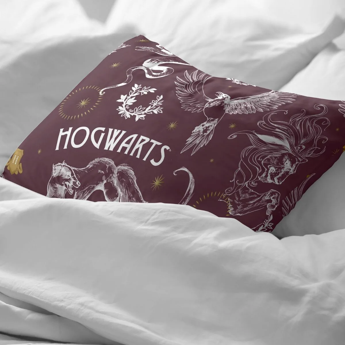 Taie d oreiller harry potter creatures multicouleur 175 fils 45 x 110 cm 100 coton s981350733. Notre équipe Diaytar est une bande de dénicheurs compulsifs, toujours en quête du produit qui provoquera l'étincelle dans votre regard.