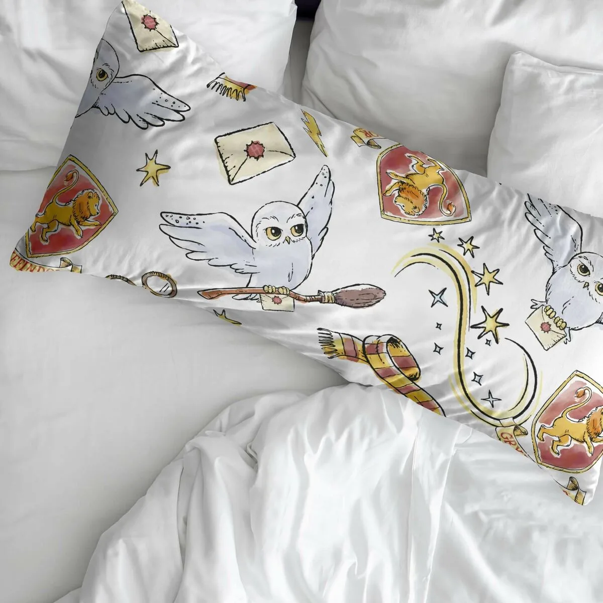 Taie d oreiller harry potter hedwig multicouleur 175 fils 45 x 110 cm 100 coton s981350229. Votre foyer mérite le style et le confort des produits Diaytar Home.