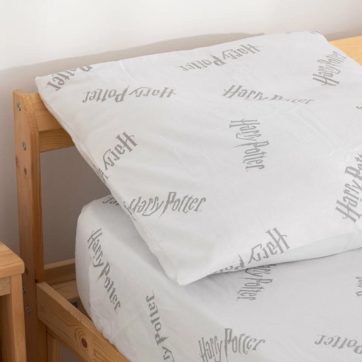 Taie d oreiller harry potter multicouleur s980066914. Notre philosophie : le produit parfait n'existe pas. C'est pourquoi Diaytar en propose des milliers, pour que vous le créiez.