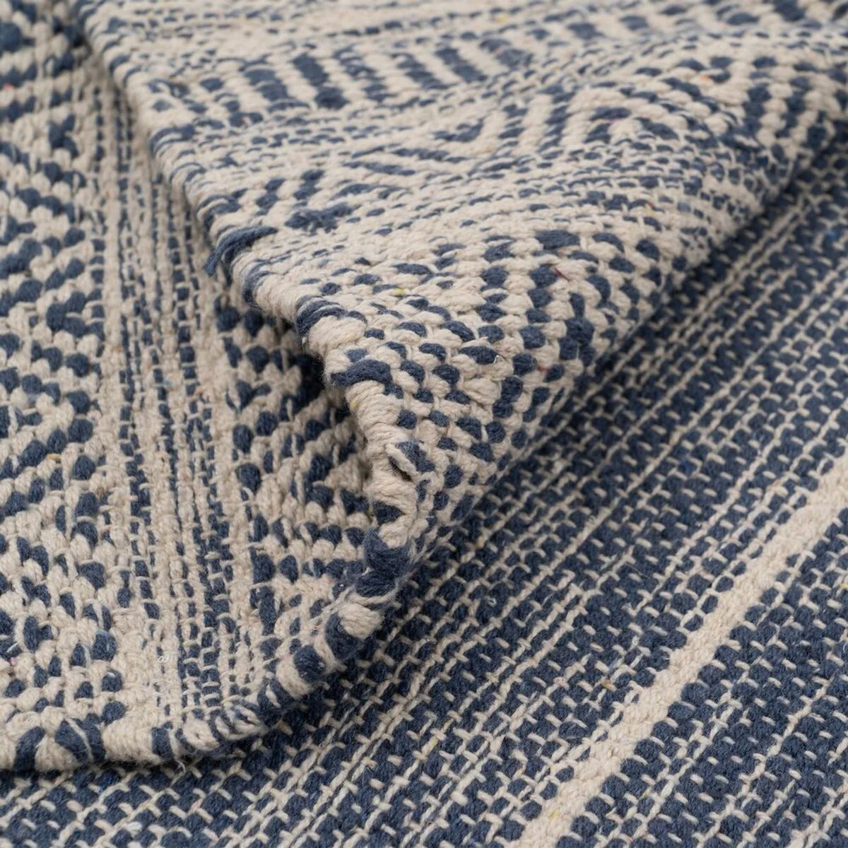 Tapis bleu blanc 70 coton 30 polyester 80 x 150 cm s880464377. Bienvenue chez Diaytar, où nous croyons que le meilleur produit est celui qui vous trouve, et non l'inverse.