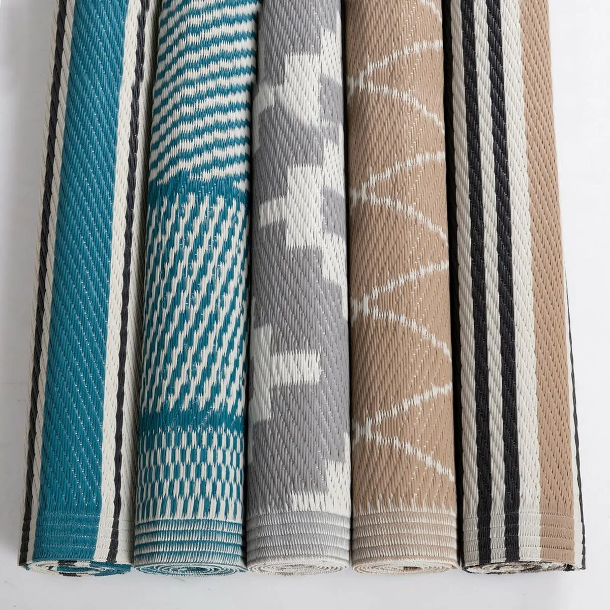 Tapis d exterieur zante beige polypropylene s870030748. Diaytar révolutionne votre expérience d'achat en ligne avec une curation unique de produits tendance, high-tech et lifestyle