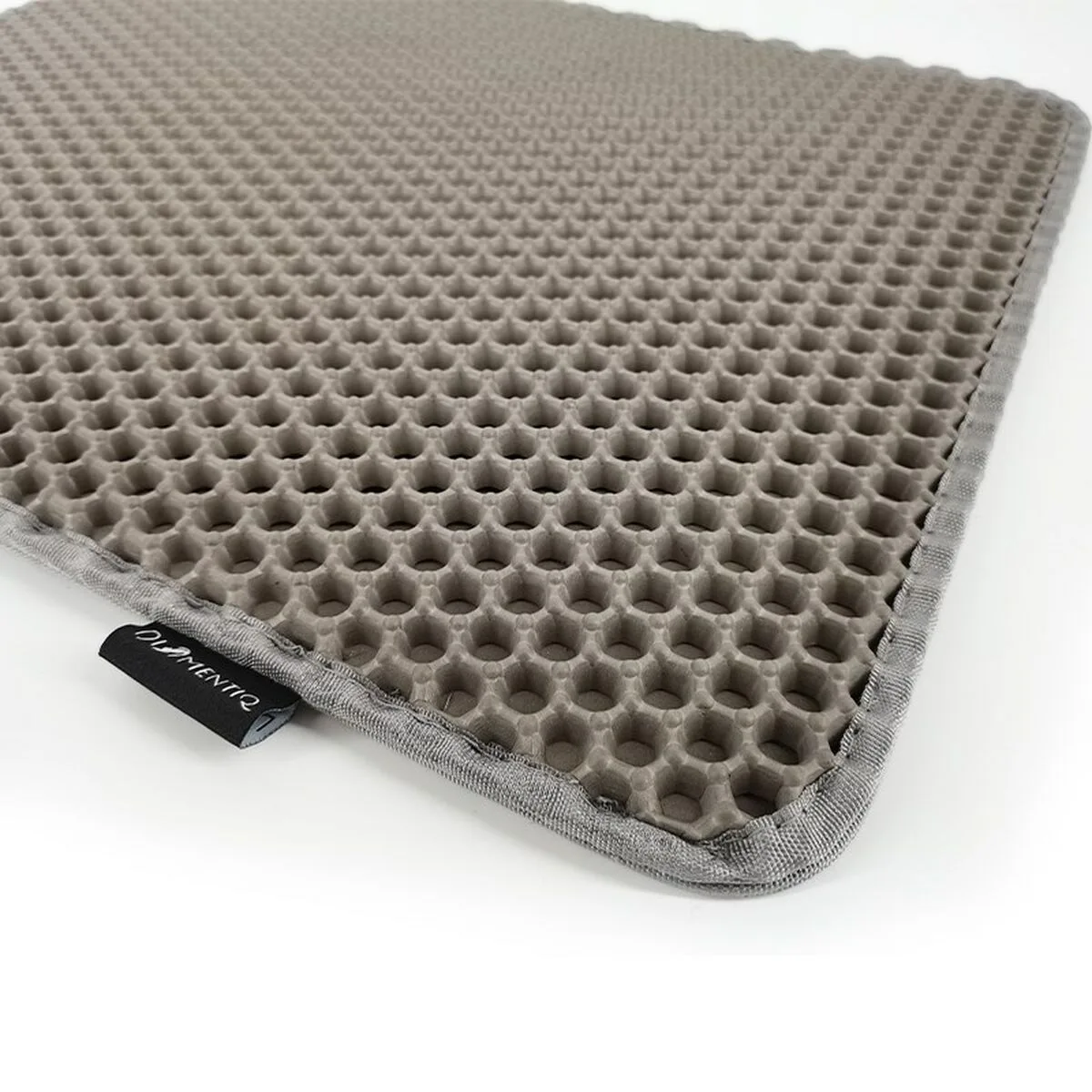 Tapis de litiere pour chat diamentiq gris eva 1 piece s919896440. Diaytar s'adresse à tous ceux qui considèrent que le choix d'un produit, même basique, est une expression de leur personnalité