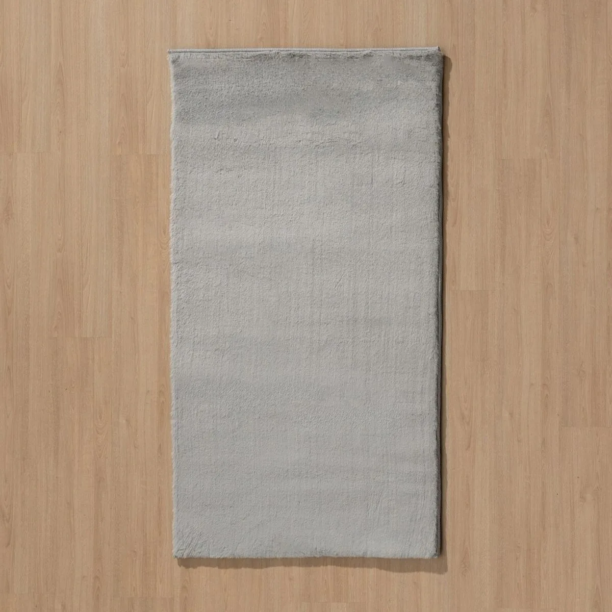 Tapis gris 80 x 2 7 x 150 cm s880854558. Nous sélectionnons pour Diaytar des produits qui ont une histoire, une âme, et qui sauront trouver une place dans la vôtre.