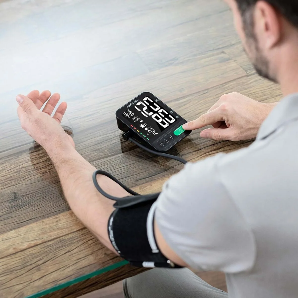 Tensiometre bras medisana bu 582 s912830812. Diaytar vous habille de la tête aux pieds avec goût et raffinement.