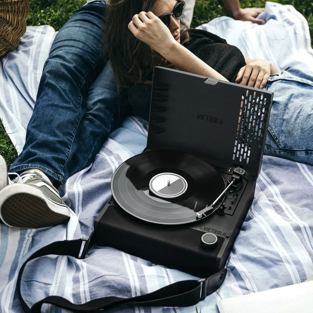 Tourne disques victrola revolution go noir s900060089. Diaytar, c'est l'évidence : une plateforme simple, des produits beaux, une expérience fluide. Le trio gagnant.
