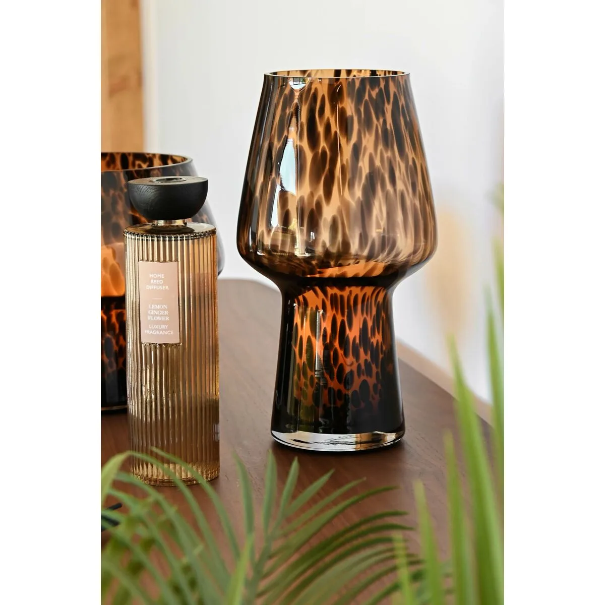 Vase home esprit marron noir verre moderne 16 5 x 16 5 x 29 cm s305969814. Diaytar Mode : Où l'élégance rencontre l'originalité pour un style unique.
