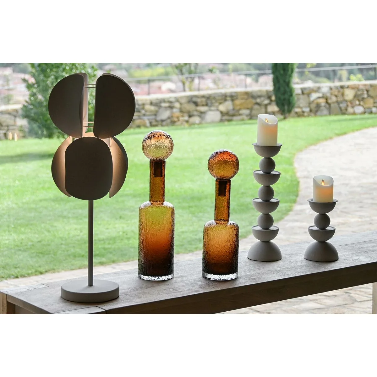 Vase home esprit marron verre moderne 12 5 x 12 5 x 50 5 cm s305969763. Diaytar, c'est l'assurance de produits qui durent, tant dans leur construction que dans leur style intemporel.
