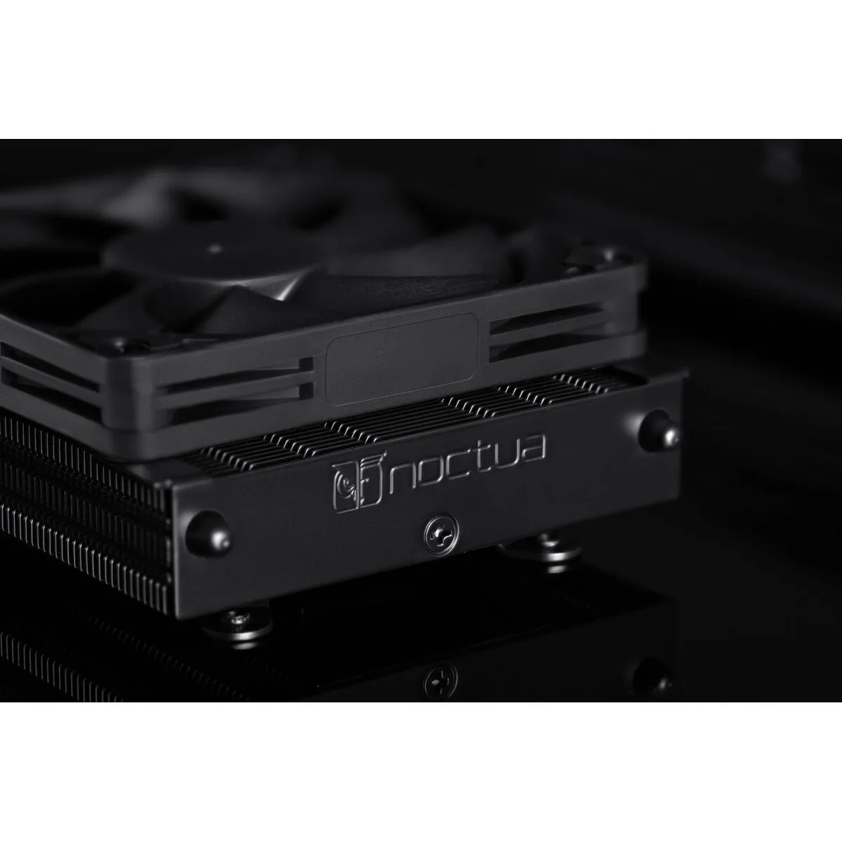Ventilateur cpu noctua nh l9a am4 chromax black s910666235. La recette Diaytar : un tiers de design, un tiers d'innovation, un tiers de fonctionnalité. Le tout saupoudré de tendance.