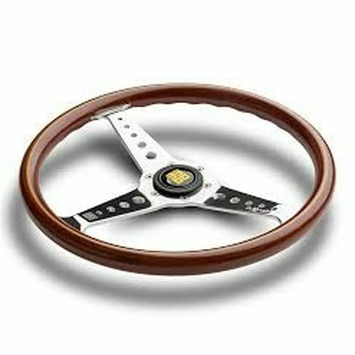 Volant momo vcalifwood36 s370201389. Nous sommes les storytellers du produit ordinaire devenu extraordinaire. Bienvenue dans le récit Diaytar.